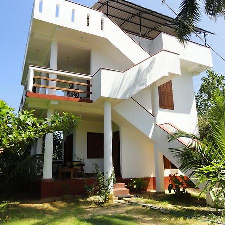 Peacock Land Hotell Tangalle Exteriör bild