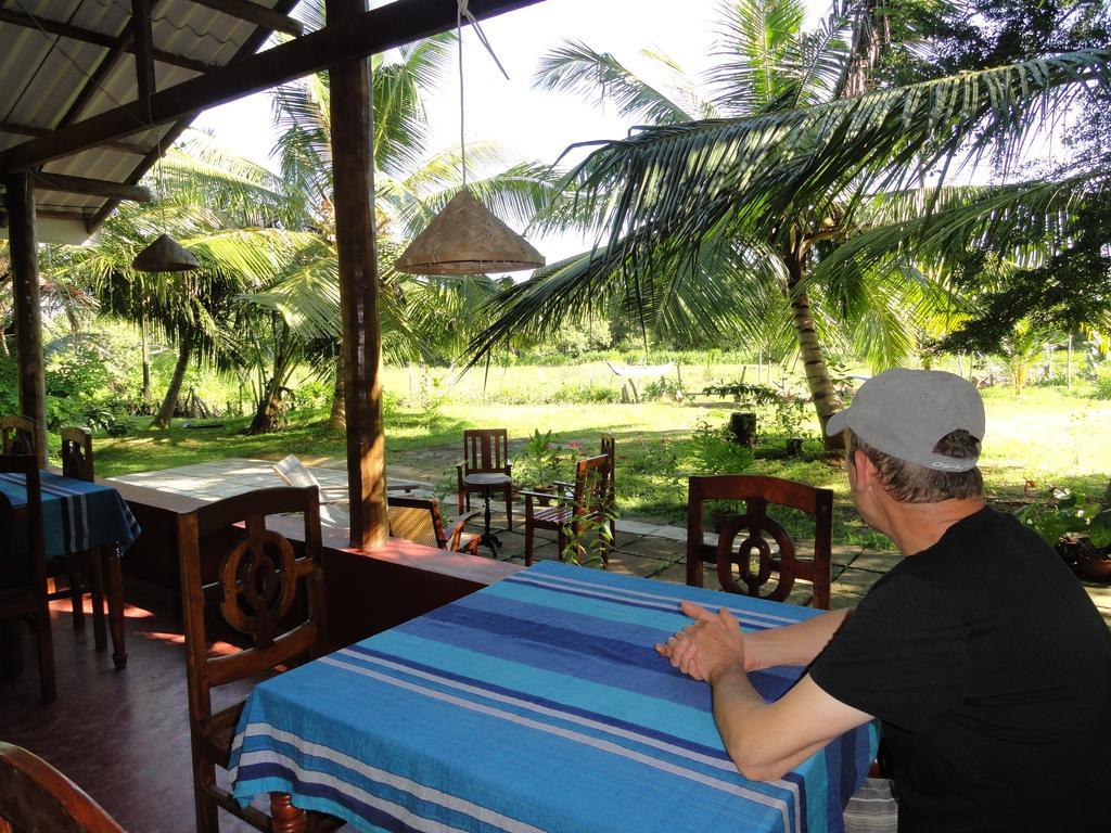 Peacock Land Hotell Tangalle Exteriör bild