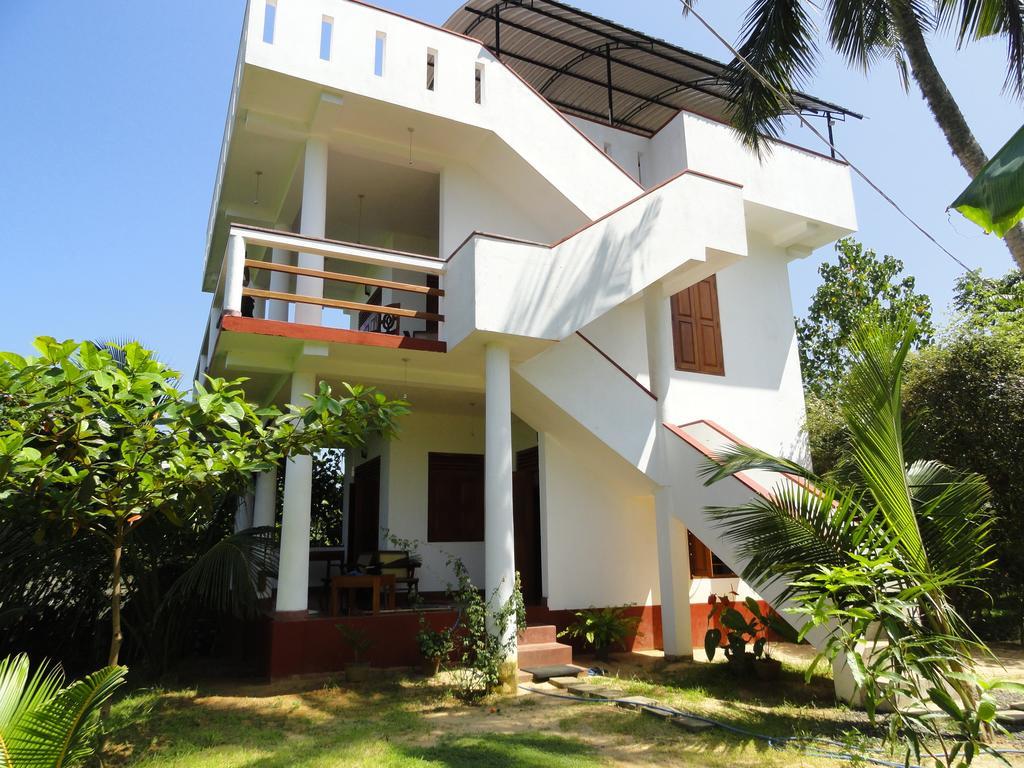 Peacock Land Hotell Tangalle Exteriör bild