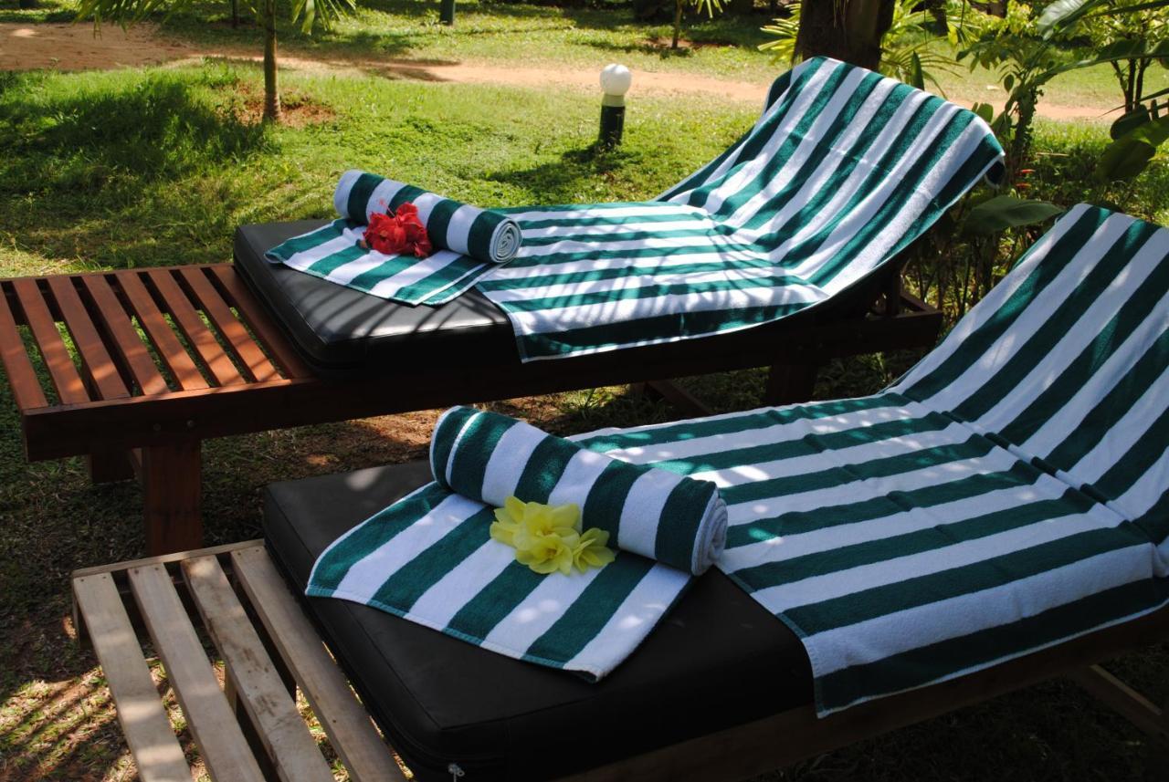 Peacock Land Hotell Tangalle Exteriör bild